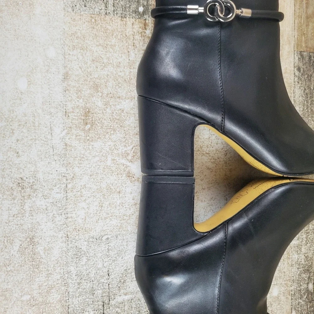 Bella Vita Diaz Womens Booties Sz 8 M Black‎ Leather Upper Block Heel Side Zip